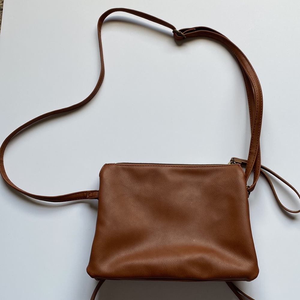 Brown Arizona Jean Co. Crossbody Purse. - Picture 2 of 6